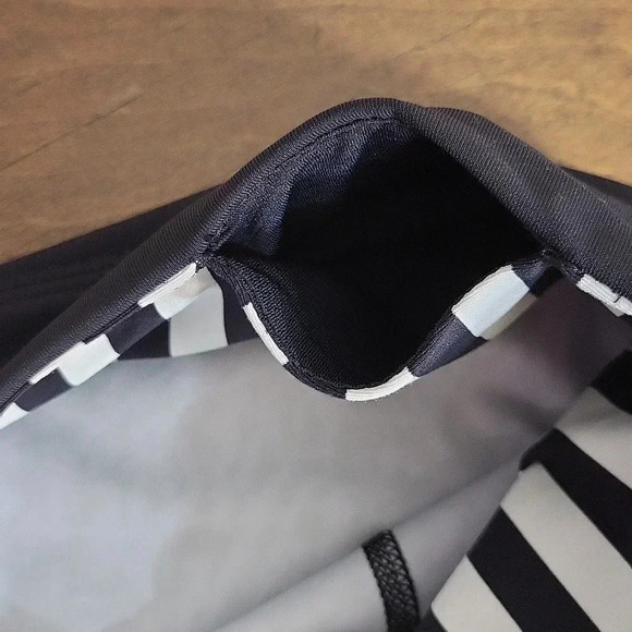 LULULEMON black & white capris workout leggings Size 10 - Picture 9 of 10